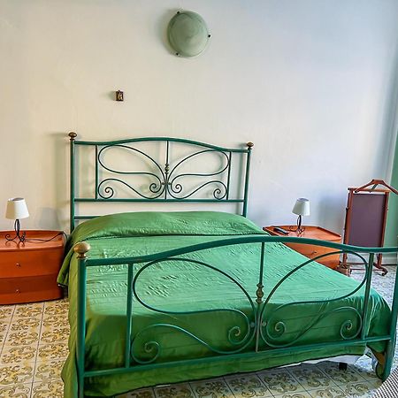 Bed & Breakfast La Terrazza Hotell Latina Eksteriør bilde